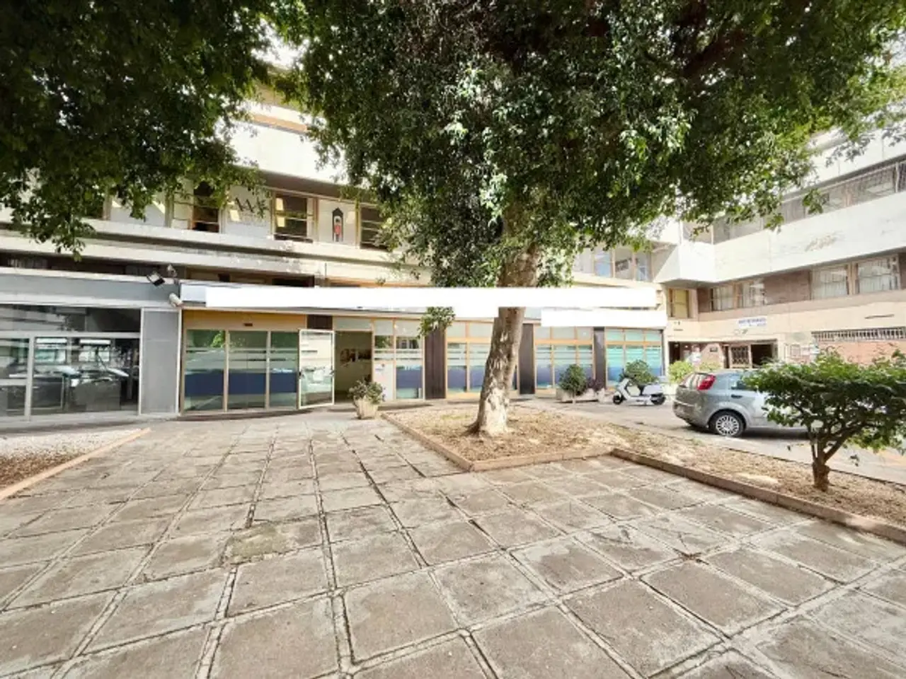 Negozio in Via Guido Cavalcanti, Cagliari, {3} - Foto 1
