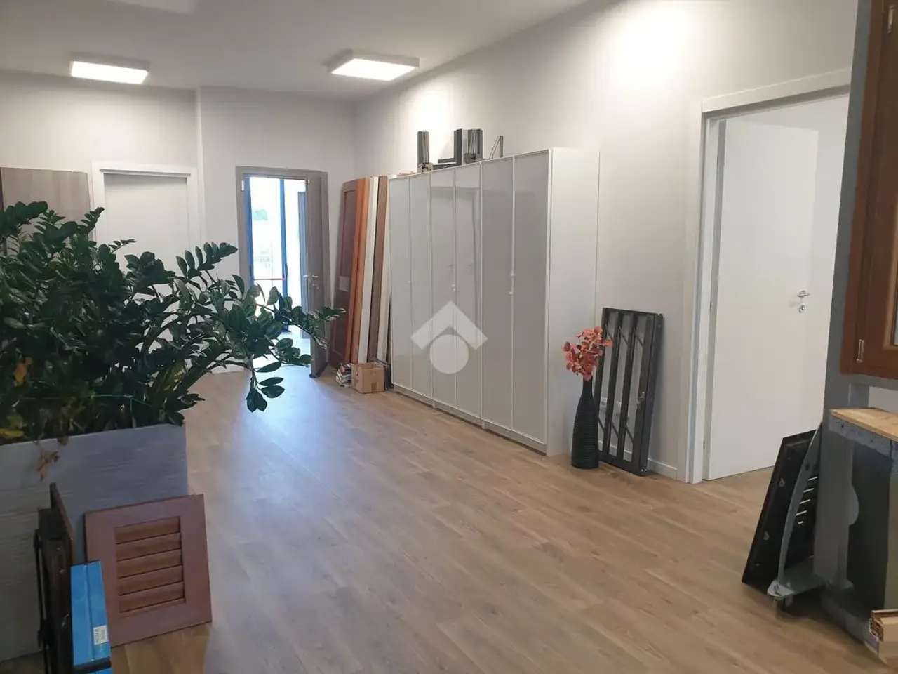 Magazzino in Via Circonvallazione Nuova 57, Rimini, {3} - Foto 1