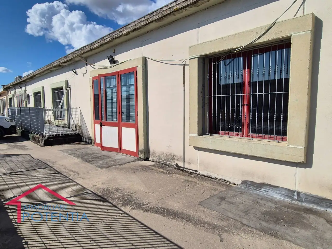 Magazzino in S.S. Regina Km.3,00, Potenza Picena, {3} - Foto 1