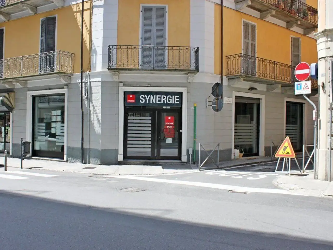 Locale commerciale in Corso Colonnello Attilio Moneta 11, Domodossola, Domodossola, {3} - Foto 1