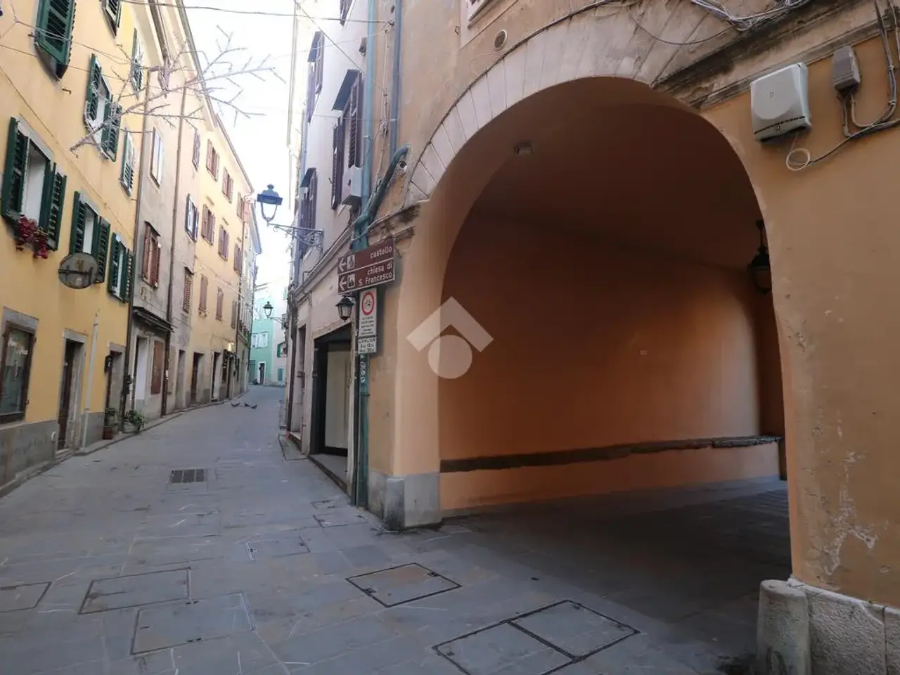 Negozio in Via Dante Alighieri 26, Muggia, {3} - Foto 1