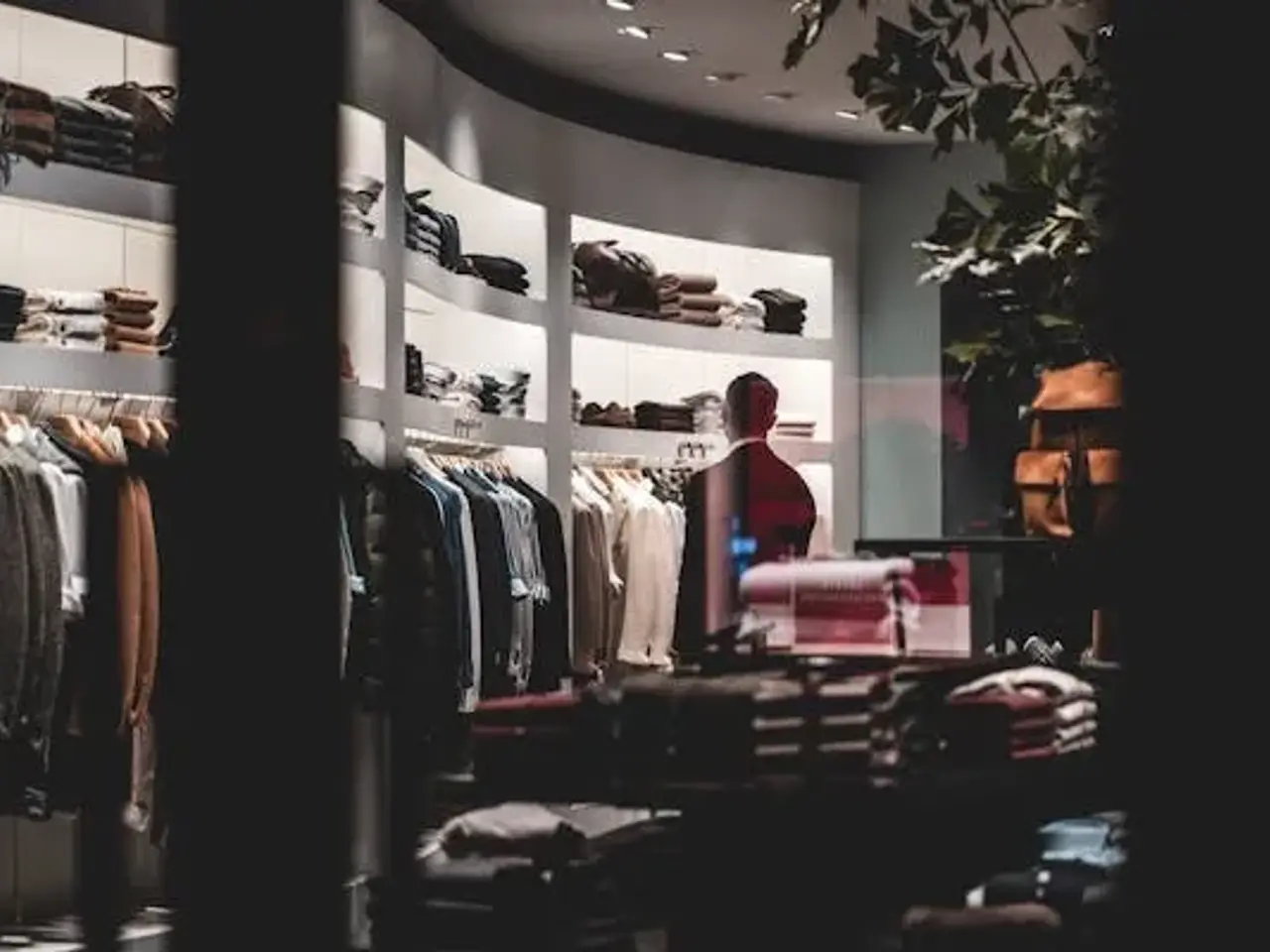 Abbigliamento in Via Emilia Levante 137/2, Bologna, {3} - Foto 1