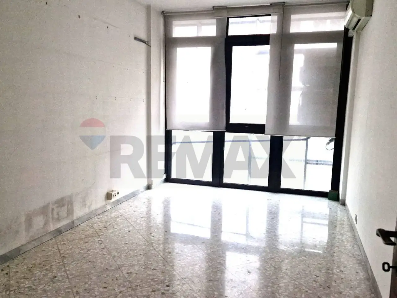 Ufficio in Principe Amedeo 25, Bari, {3} - Foto 1