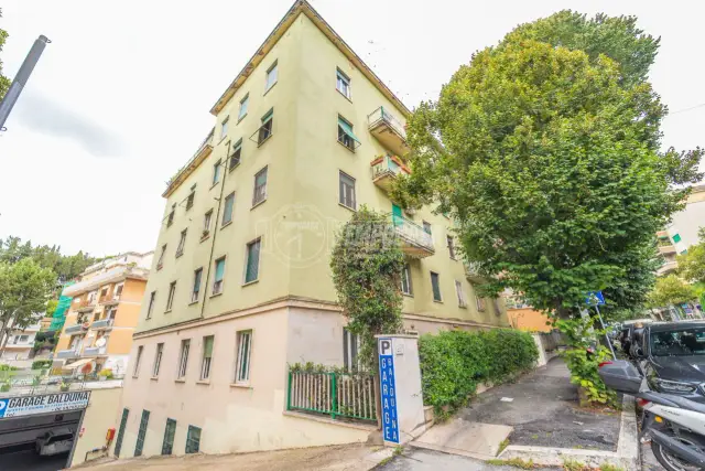 Trilocale in Viale delle Medaglie d'Oro 289, Roma - Foto 1