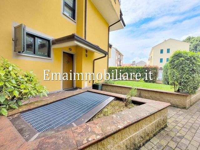 3-room flat in Via Martiri delle Foibe 2, Nerviano - Photo 1