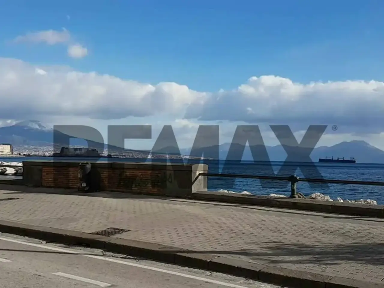 Esercizio commerciale in , Napoli, {3} - Foto 2