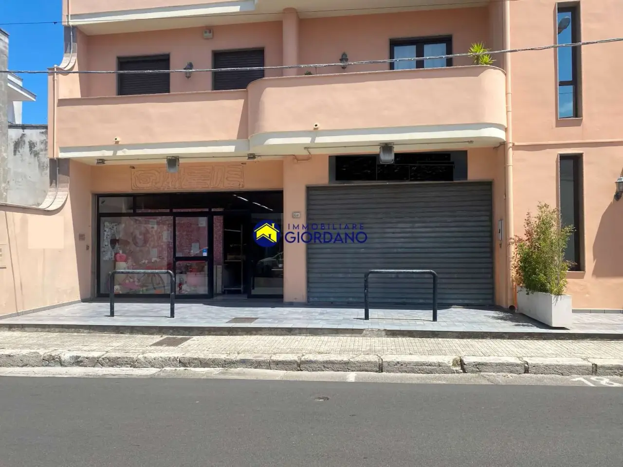 Negozio in Via Brindisi 104-106, Squinzano, {3} - Foto 1