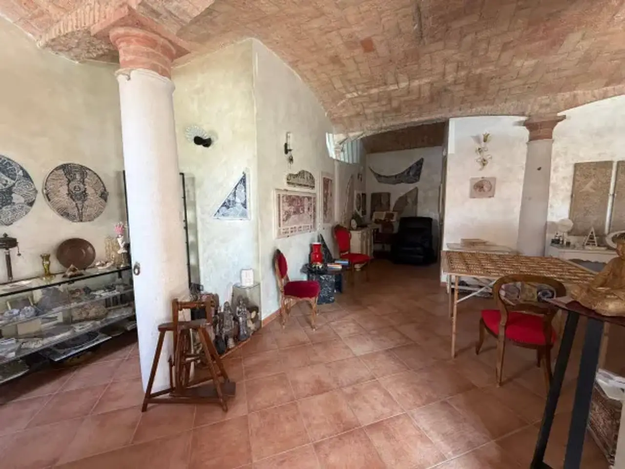 Negozio in Via Giuseppe Garibaldi 48, Moglia, {3} - Foto 1