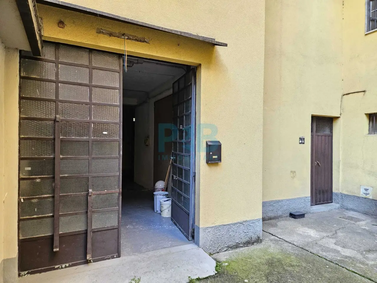 Magazzino in Via Bezzecca 33, Brescia, {3} - Foto 1