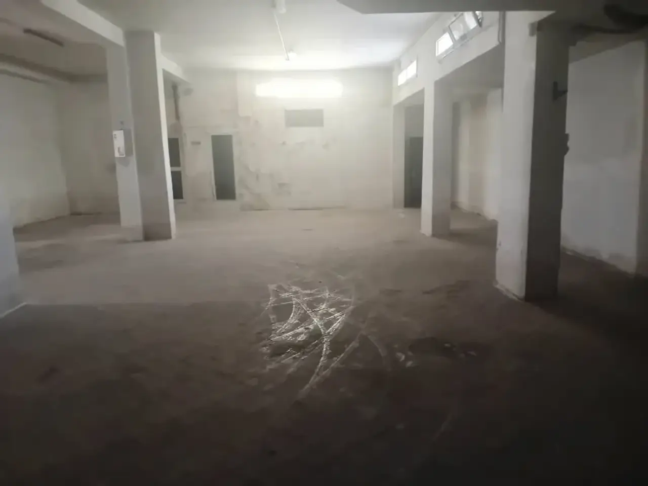 Negozio in Via Eduardo De Filippo 20, Casalnuovo Di Napoli, {3} - Foto 2
