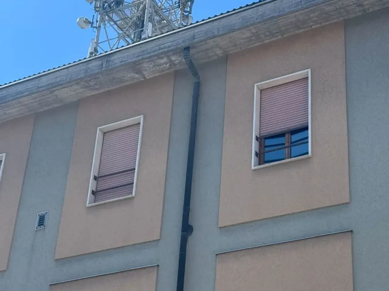 Magazzino in Via del Crocifisso 30, Tradate, {3} - Foto 2