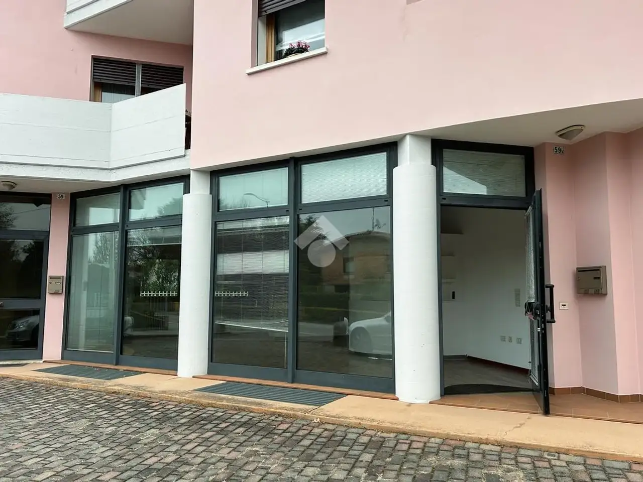 Ufficio in Via S. Gaetano 59, Montebelluna, {3} - Foto 1