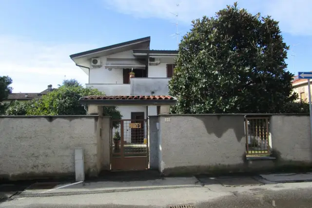 Villa in Via Puglie, Vigevano - Foto 1