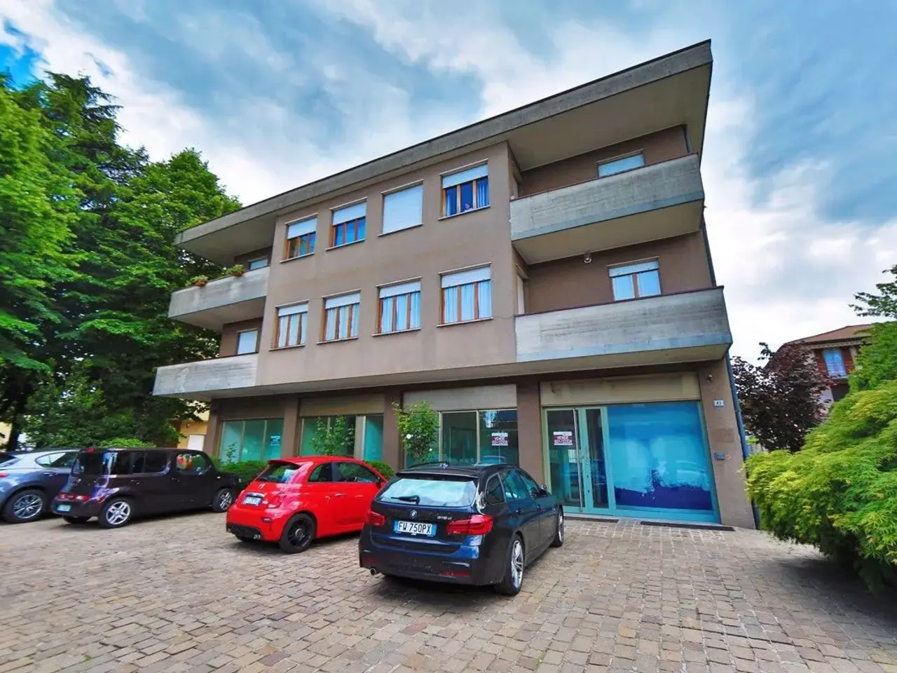 Negozio in Via Alberto da Giussano  11, Rescaldina, {3} - Foto 1