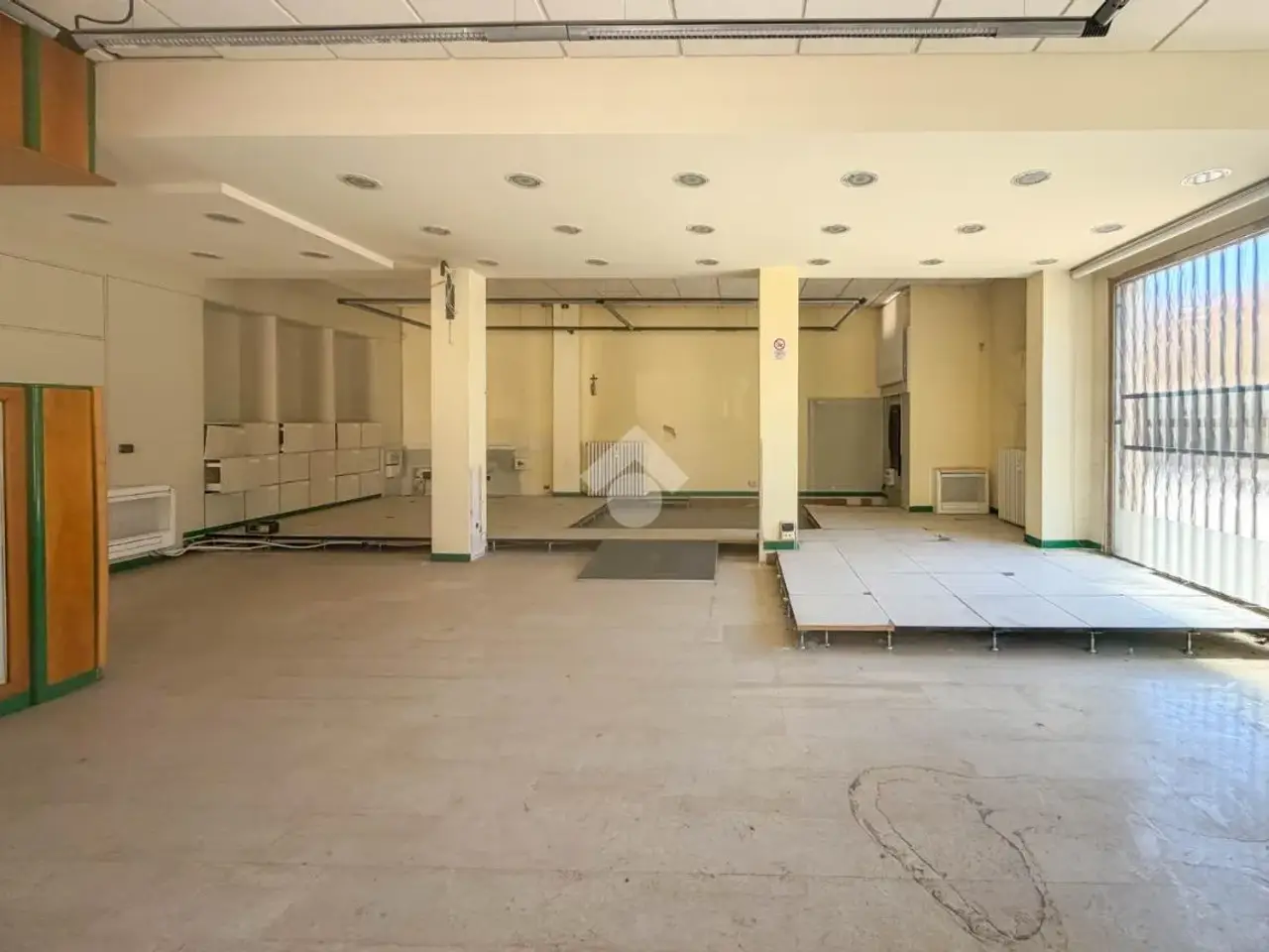 Negozio in Via Alessandro Manzoni 21, Paderno D'Adda, {3} - Foto 1