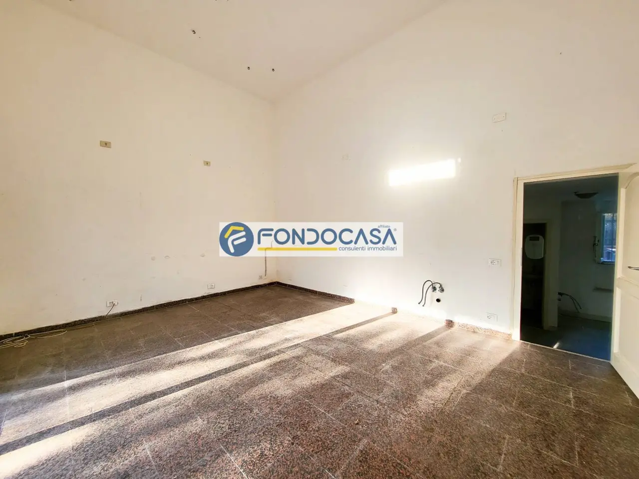 Negozio in Viale Versilia 73, Pietrasanta, {3} - Foto 1