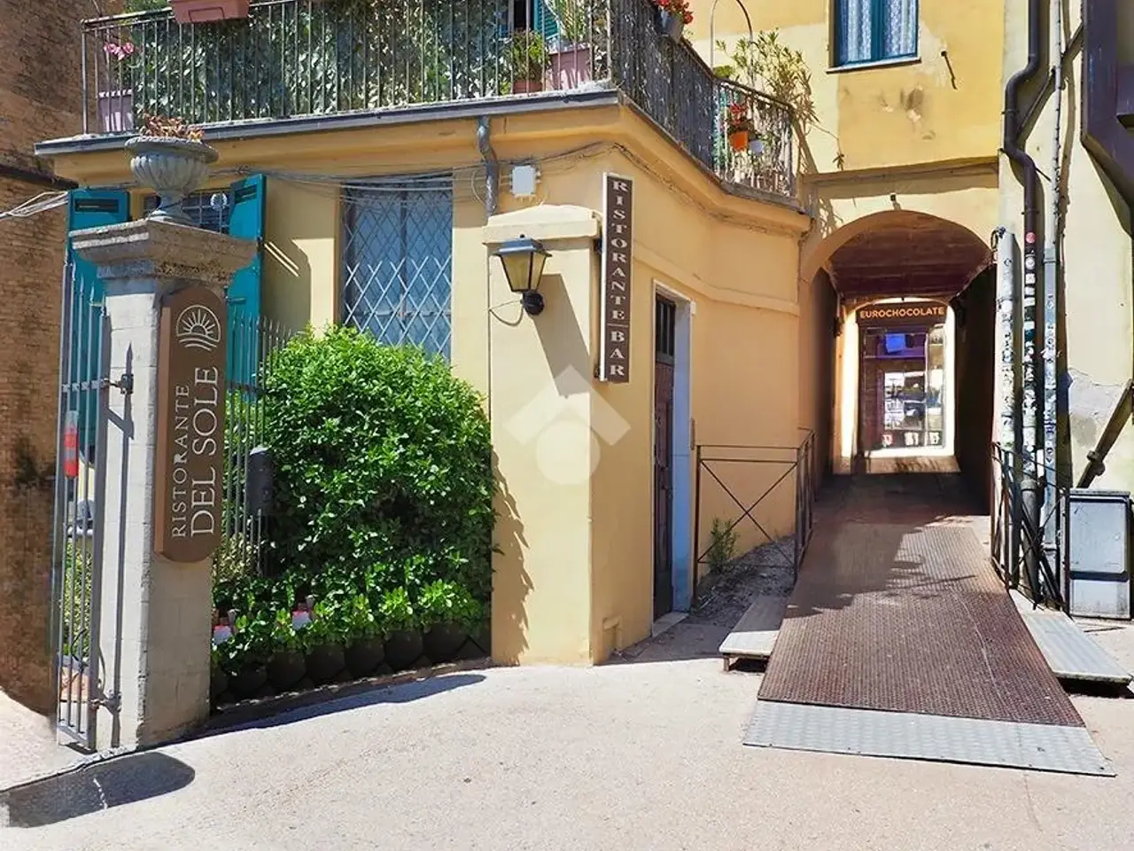 Negozio in Via Oberdan 11, Perugia, {3} - Foto 1