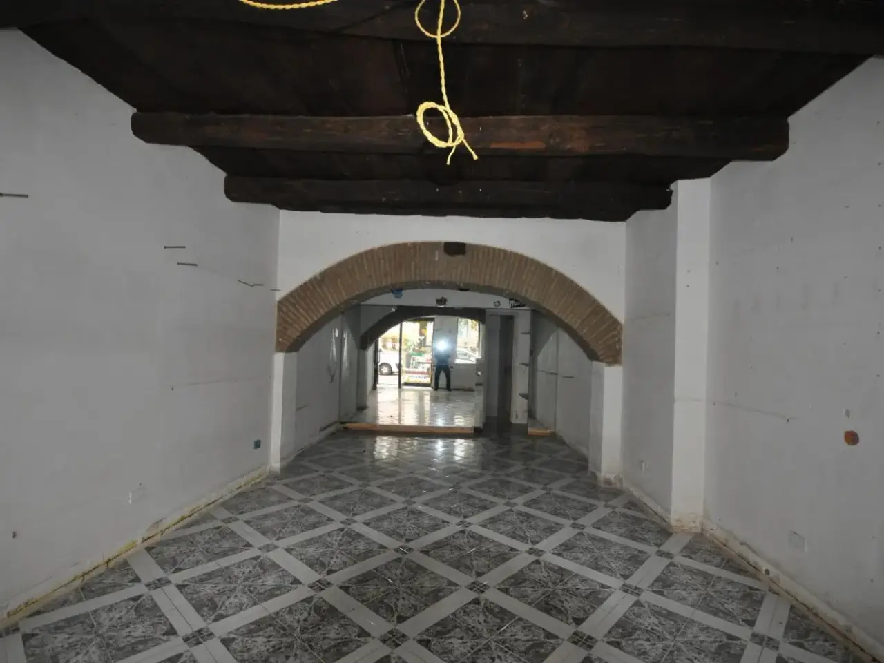 Negozio in Piazza Guglielmo Oberdan 16, Rieti, {3} - Foto 2