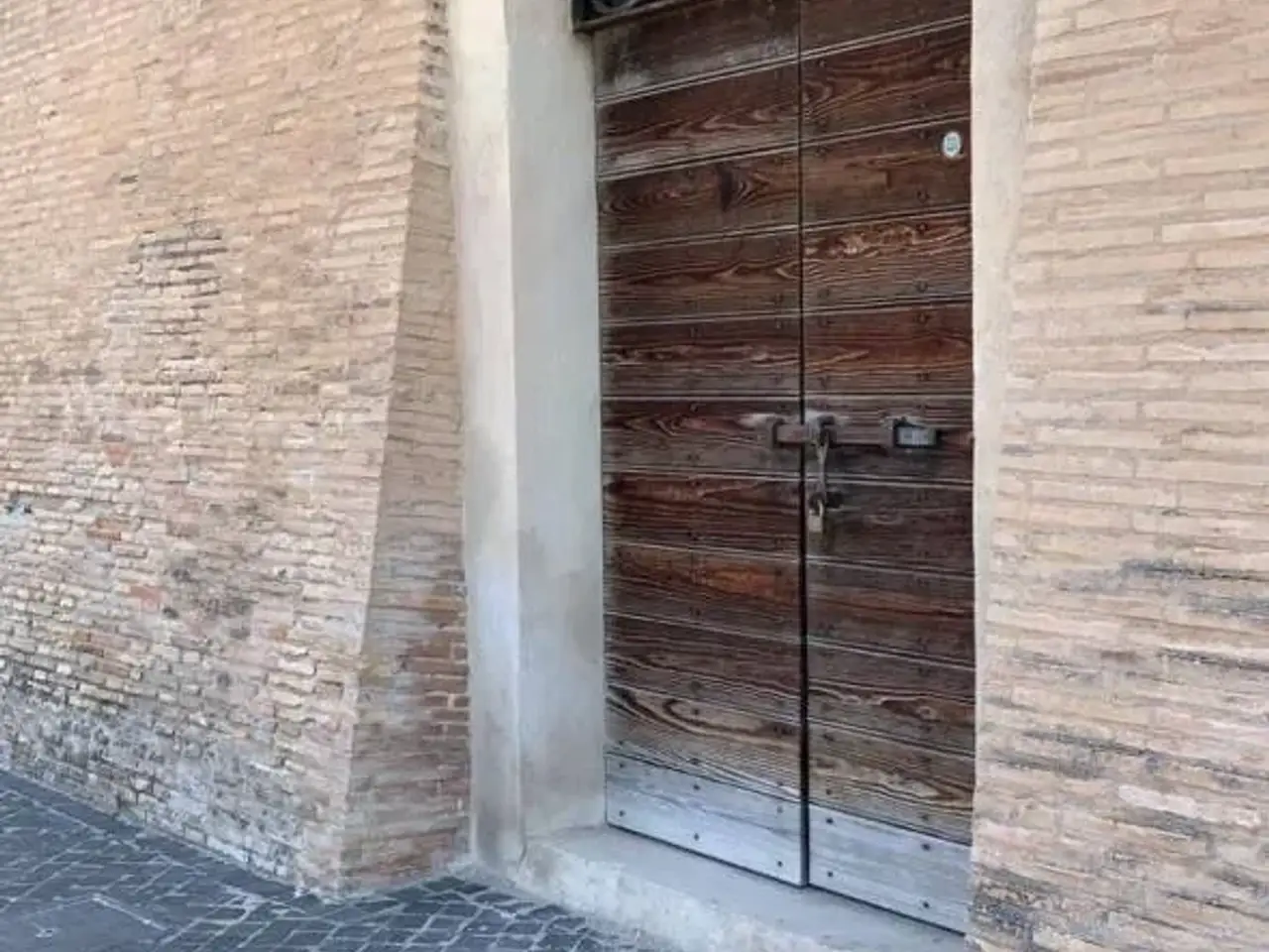 Magazzino in Calata Principe Tommaso, Civitavecchia, Civitavecchia, {3} - Foto 1