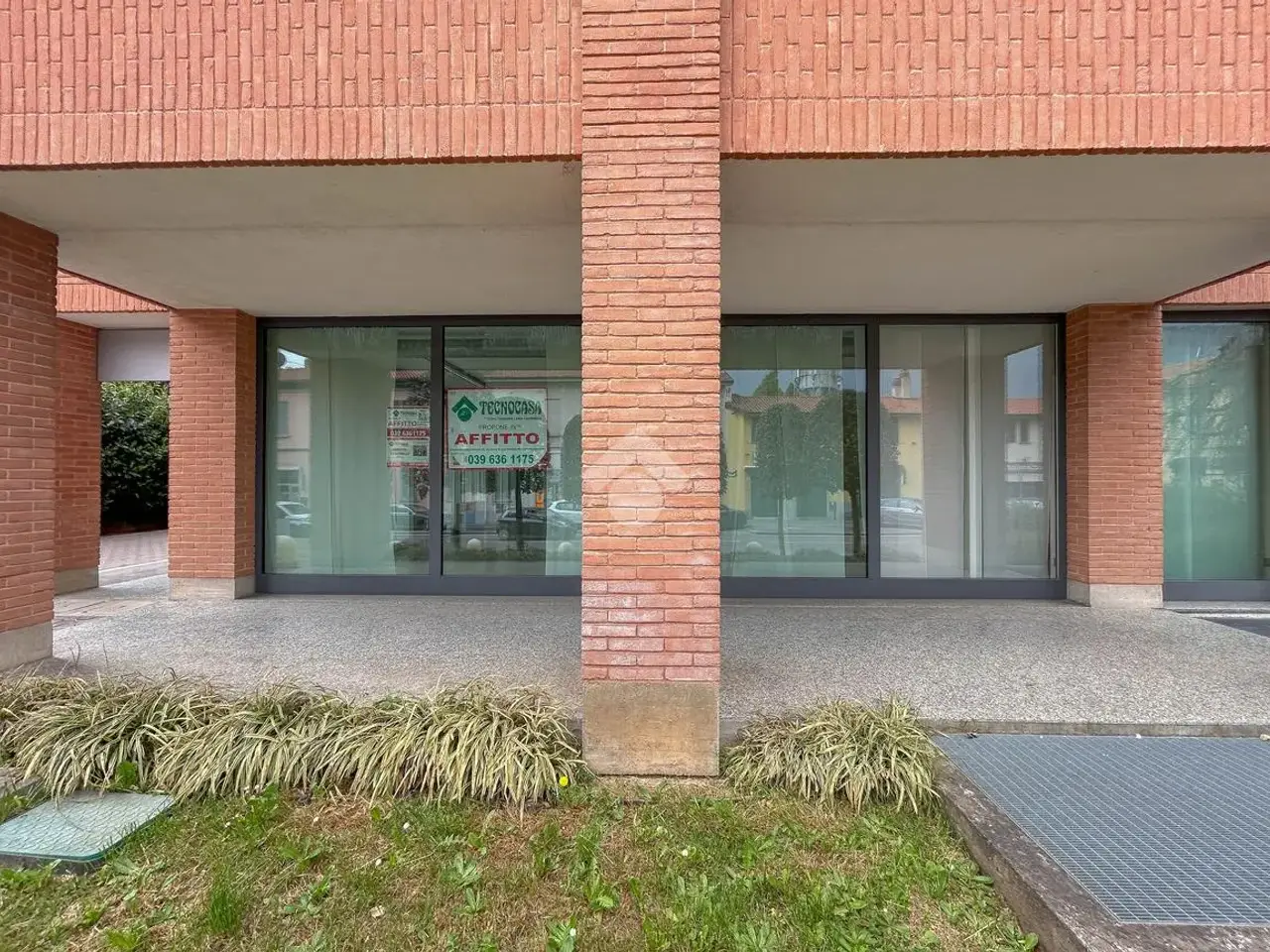 Ufficio in Via F. Prinetti 43, Bernareggio, {3} - Foto 1