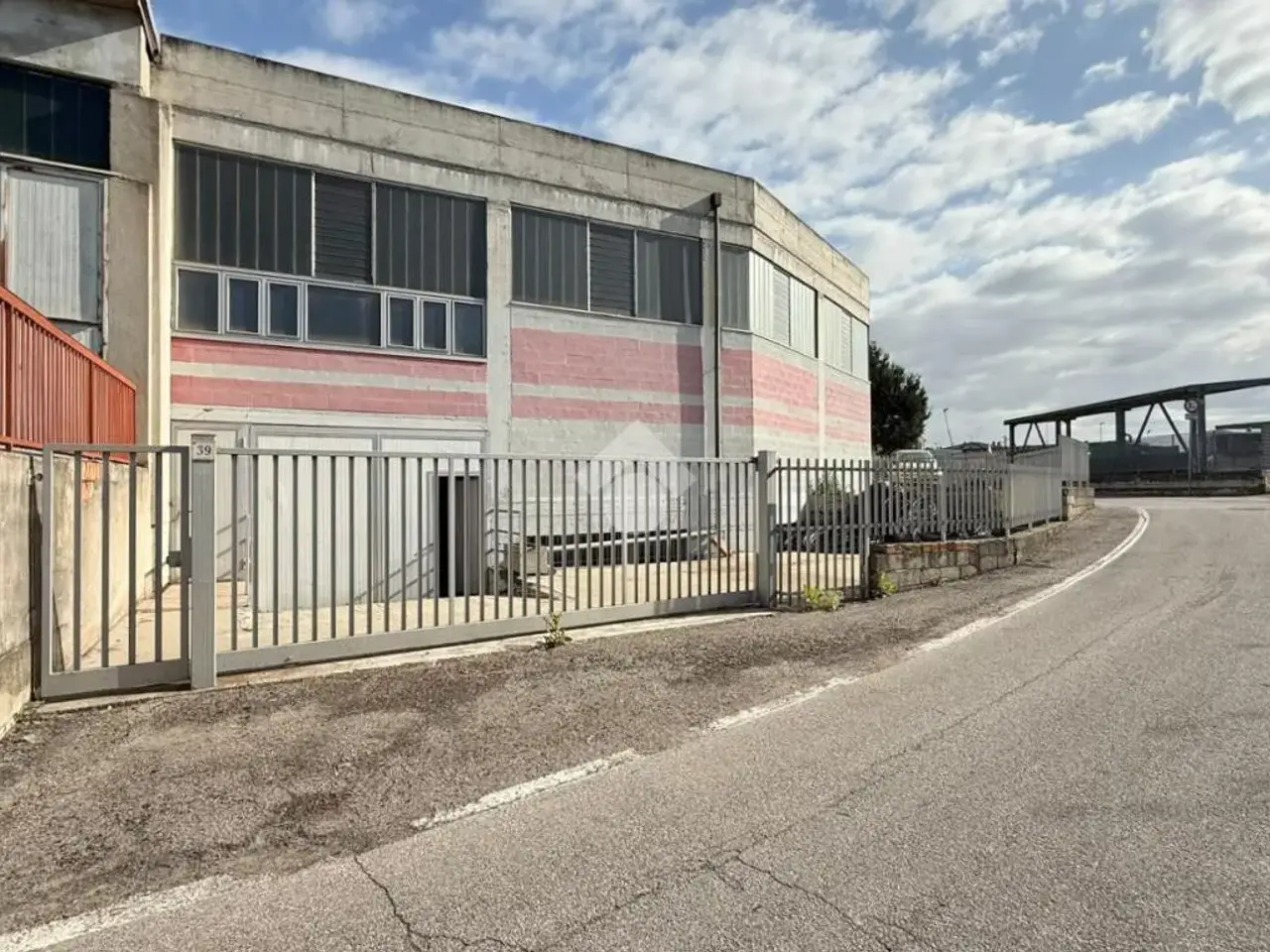 Magazzino in Via Giovanni Caboto 41, San Martino Buon Albergo, {3} - Foto 1