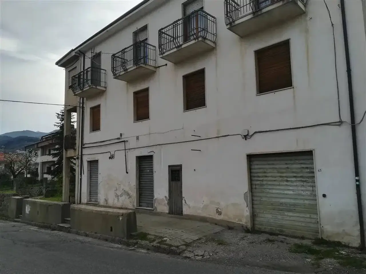 Negozio in , Mendicino, {3} - Foto 2