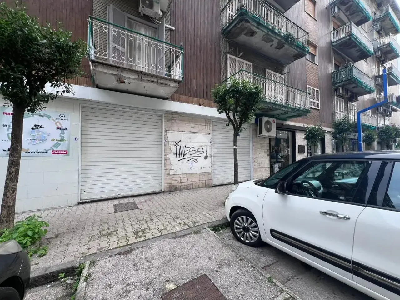 Negozio in Viale Guglielmo Marconi 271, Casavatore, {3} - Foto 1