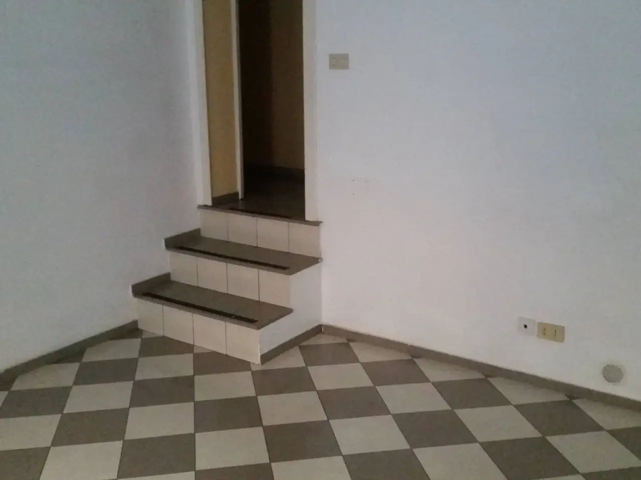 Esercizio commerciale in Via Giuseppe Garibaldi, Pisa, {3} - Foto 1