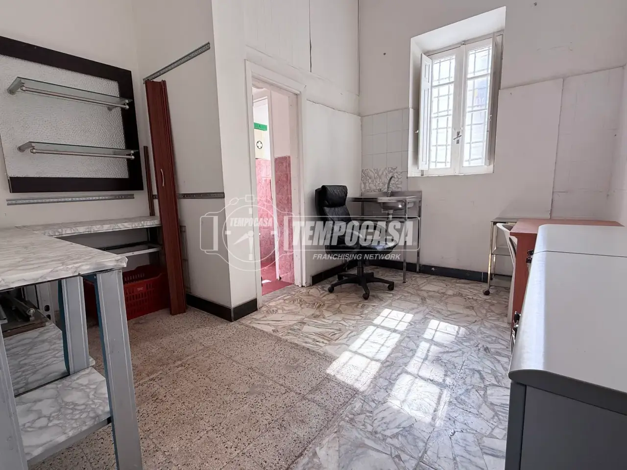 Negozio in Via Santa Marta 163, Messina, {3} - Foto 1