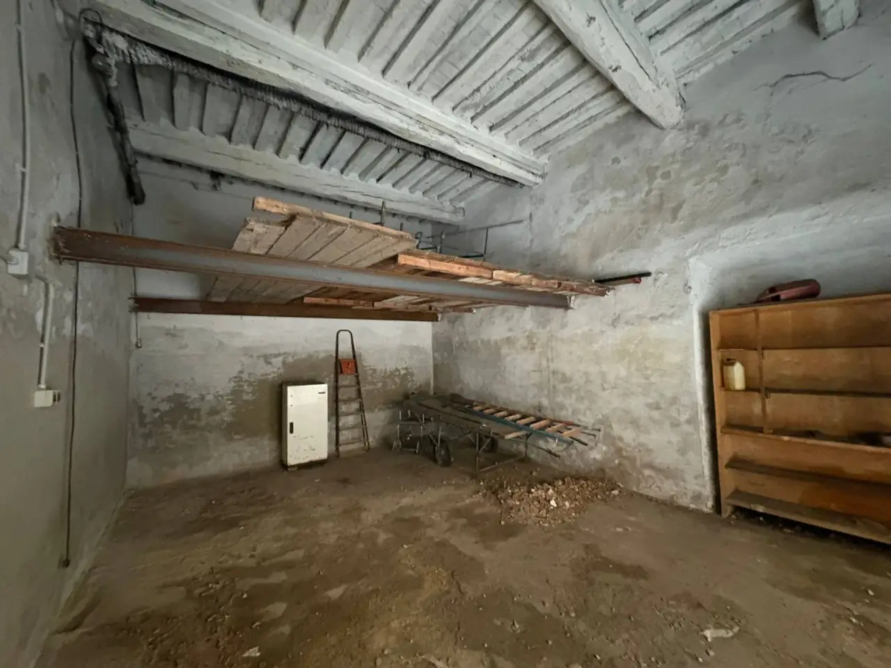 Esercizio commerciale in Via Curtatone E Montanara 1, Pisa, {3} - Foto 1