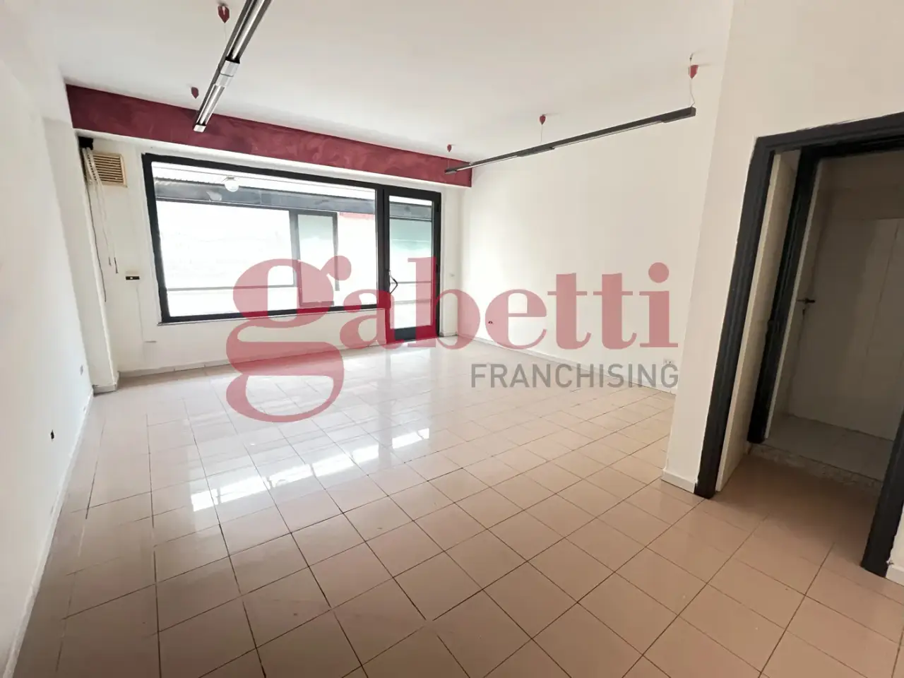 Negozio in Via Vittorio Alfieri Snc, Venafro, {3} - Foto 1