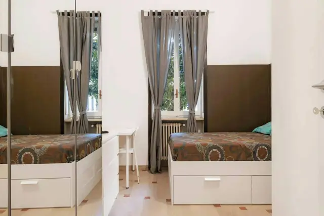 Room in {3}, Via Lentasio - Photo 1