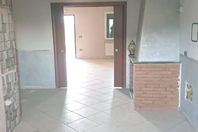 Villa a schiera in Via Alcide De Gasperi, Acerra - Foto 1