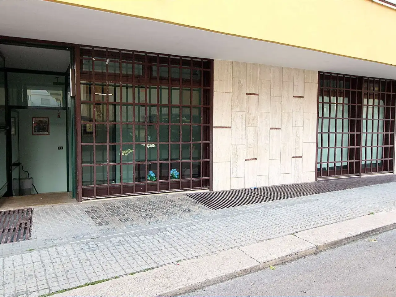 Palazzina commerciale in , Capurso, {3} - Foto 2