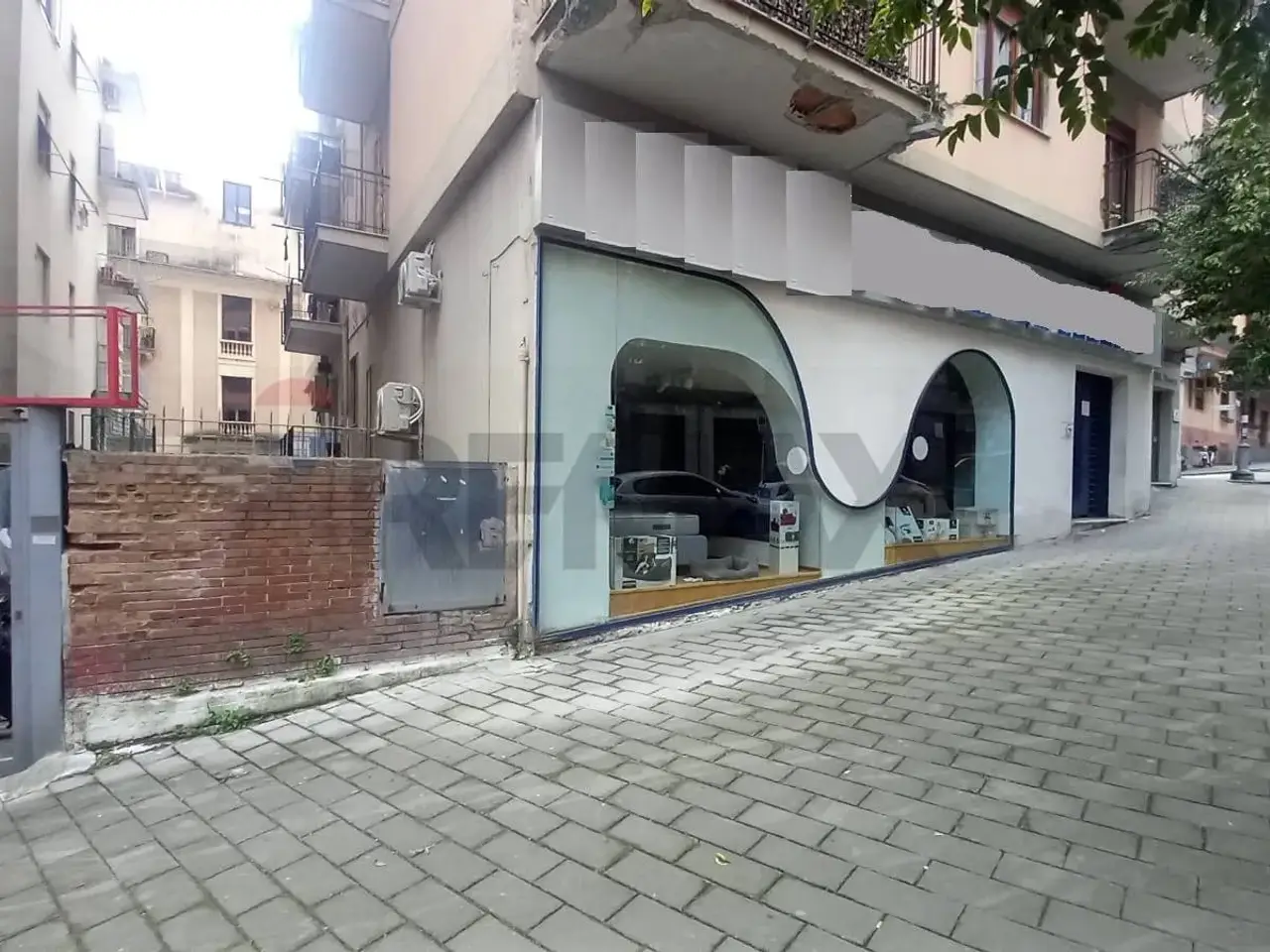 Negozio in Via Lorenzo Cavaliero 15, Salerno, {3} - Foto 2