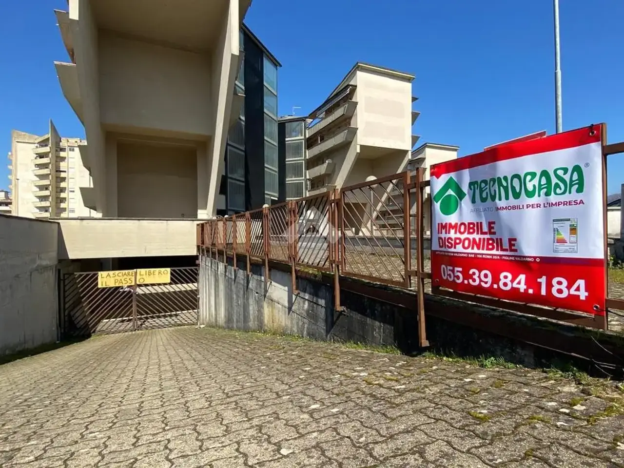 Magazzino in Via Benelux 9, Figline e Incisa Valdarno, {3} - Foto 1