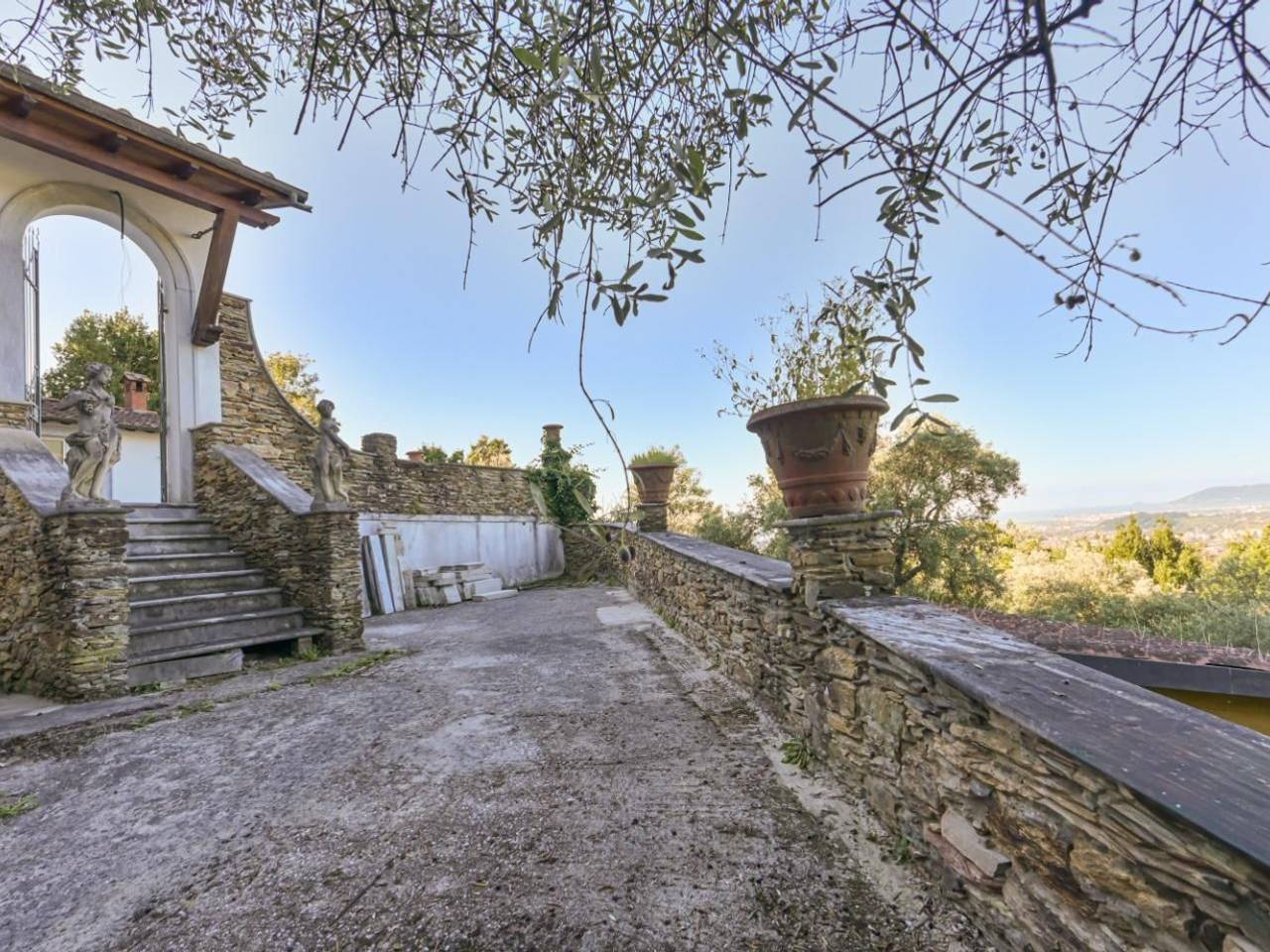 casa indipendente in vendita a Massa in zona Centro Storico