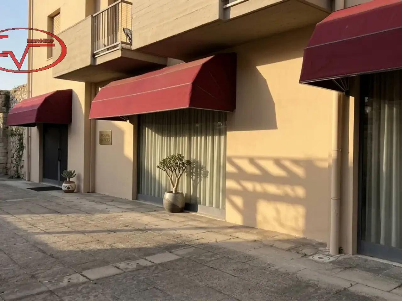 Negozio in Viale Europa, Terranuova Bracciolini, {3} - Foto 2