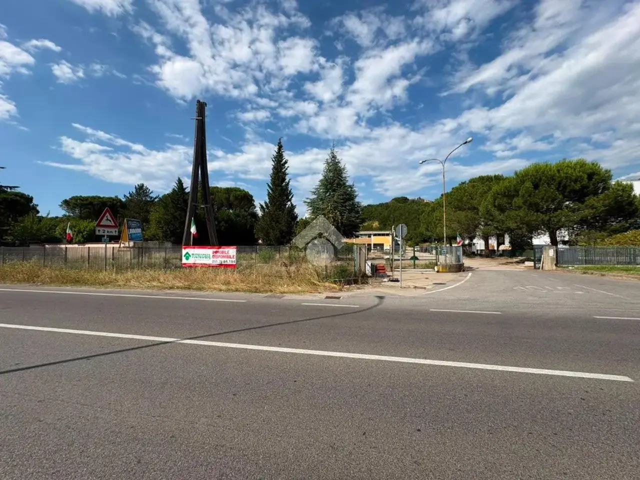 Palazzina commerciale in Via Lungo Arno 2241, Terranuova Bracciolini, {3} - Foto 1