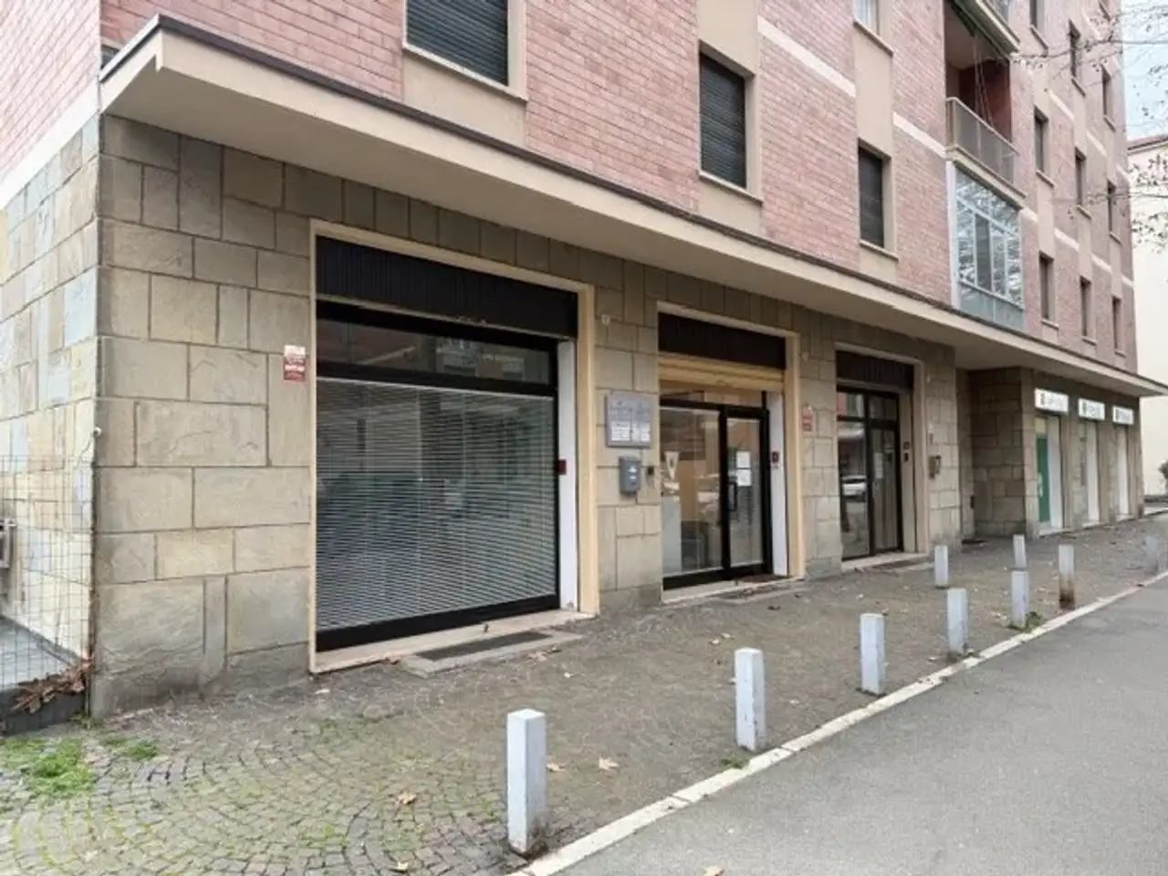 Negozio in Via Valdossola, Bologna, {3} - Foto 2