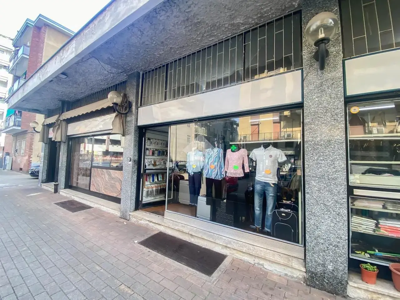 Negozio in Via Sanremo 8, San Giuliano Milanese, {3} - Foto 2