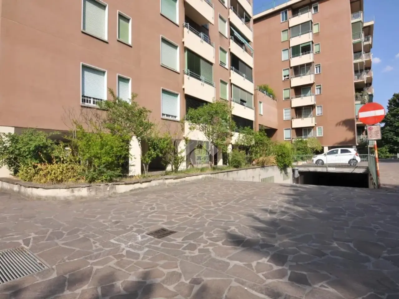 Magazzino in Via della Cà Bianca 3, Bologna, {3} - Foto 1