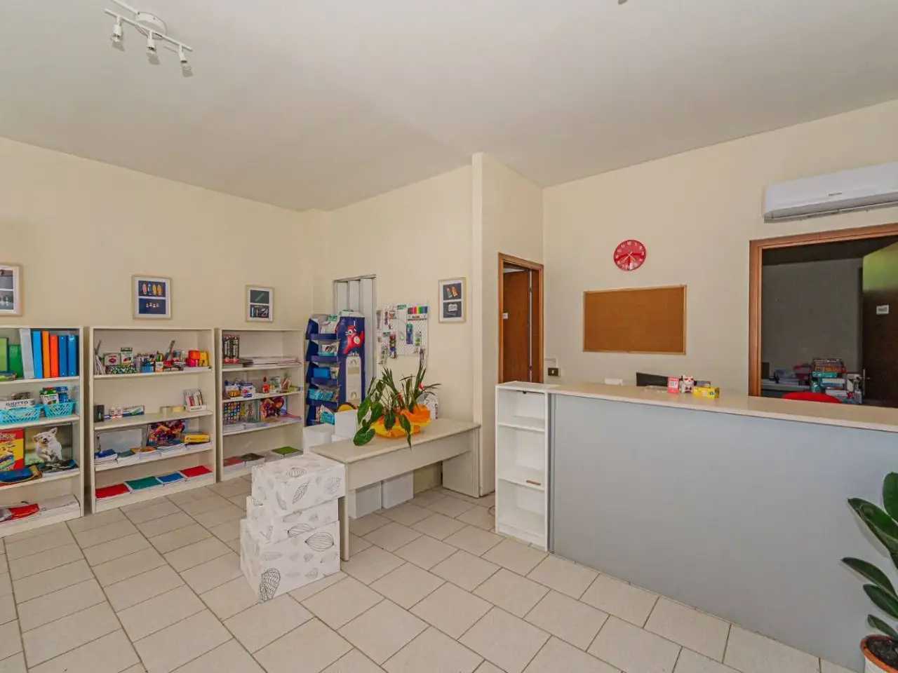 Locale commerciale in Via Giorgio La Pira, Monsummano Terme, {3} - Foto 1