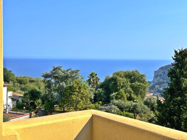 4-room flat in Via dei Navigatori 4, Finale Ligure - Photo 1