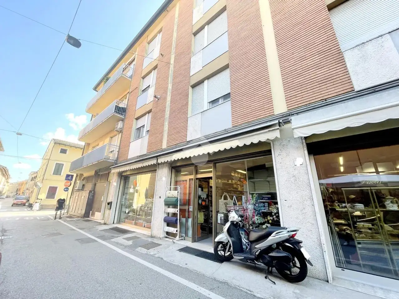 Negozio in Via Andrea Agnello 4, Ravenna, {3} - Foto 2