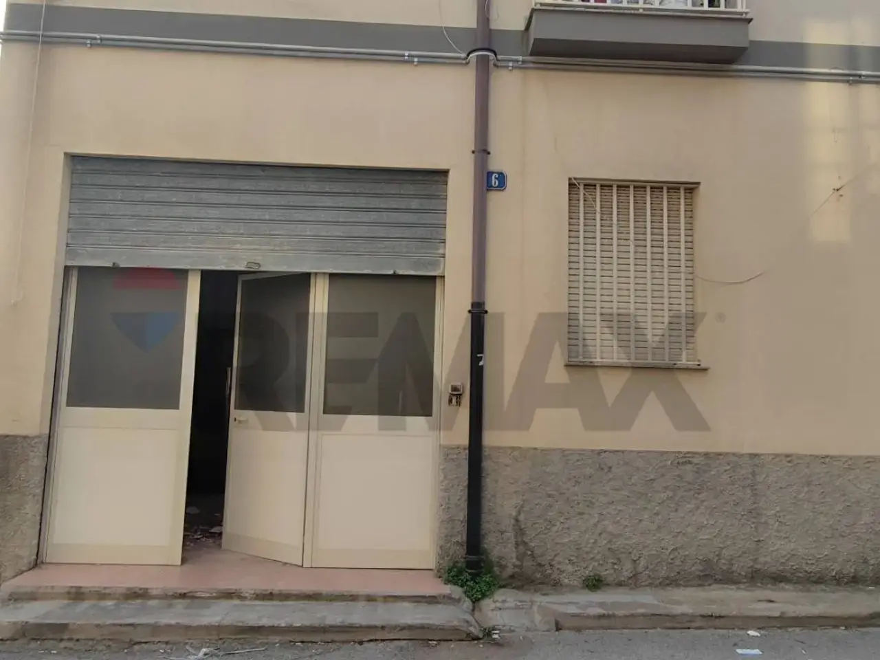 Negozio in Via Tagliamento 6, Caltagirone, {3} - Foto 2