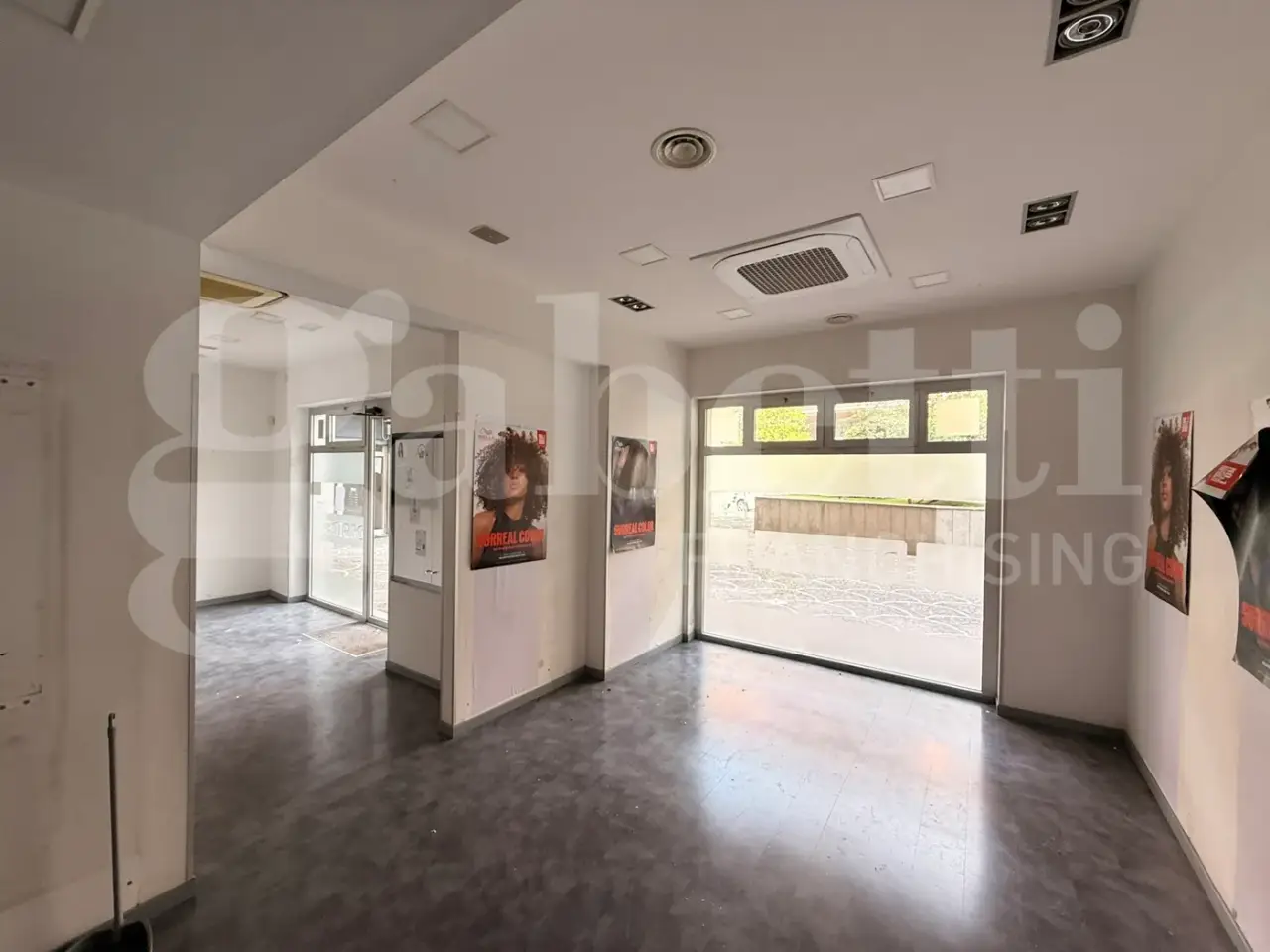 Negozio in Via Vincenzo Renieri 28/30, Roma, {3} - Foto 1