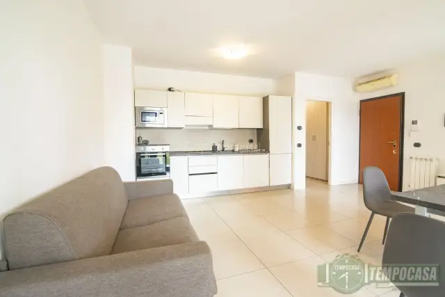 2-room flat in Via Londra 40, Senago - Photo 1