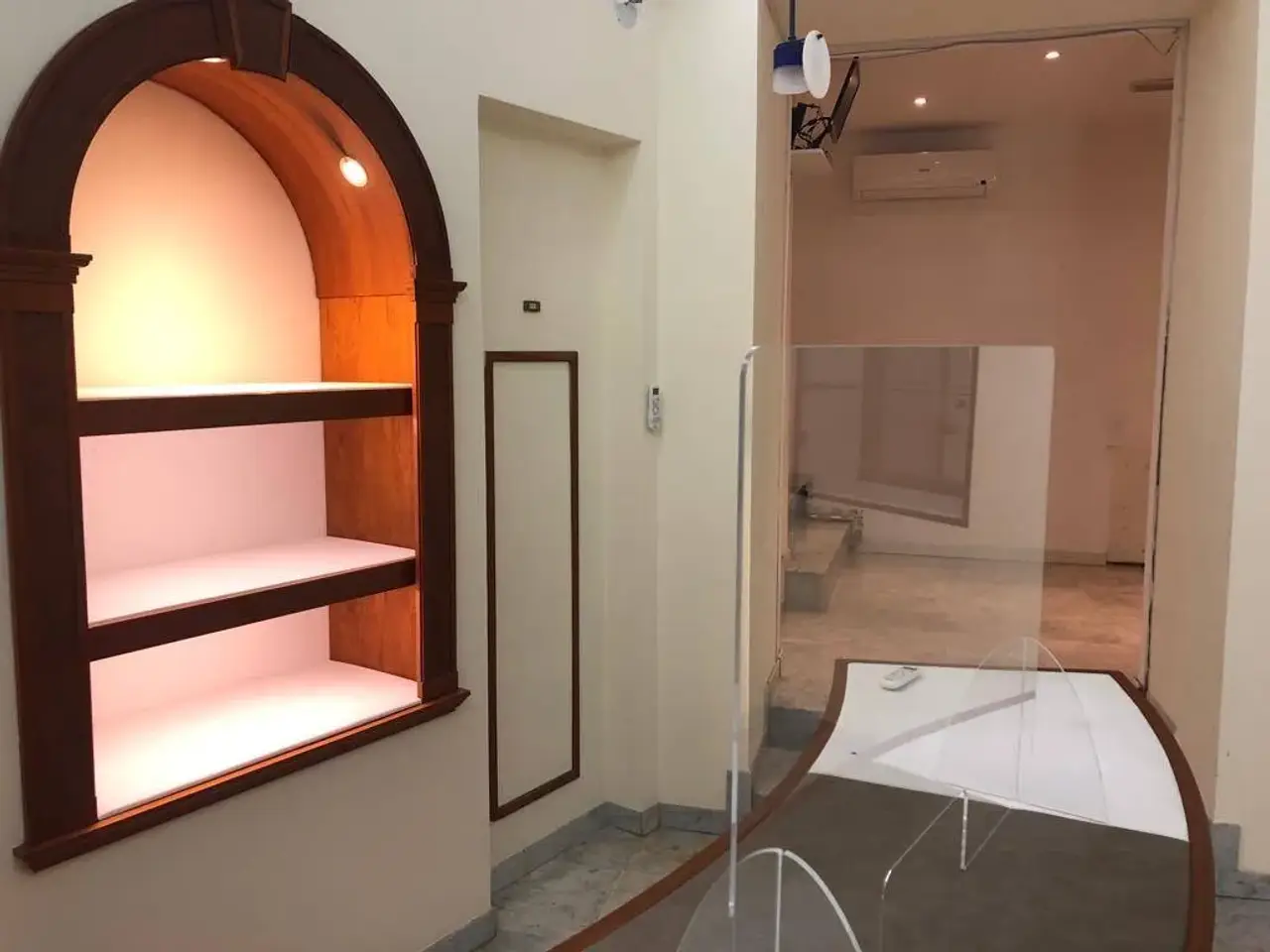 Esercizio commerciale in Via Rigattieri, Pisa, {3} - Foto 1