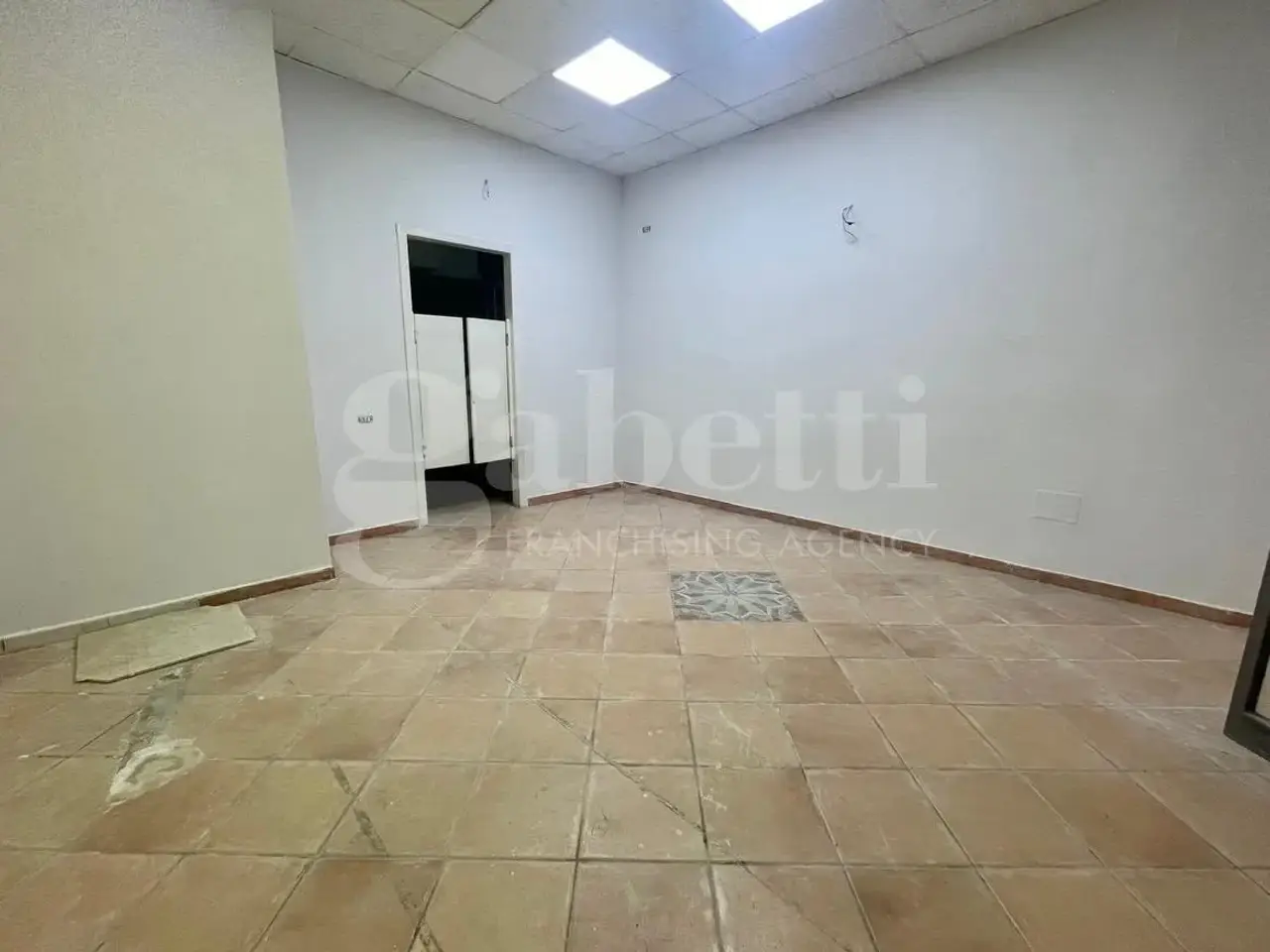 Negozio in Via Svizzera  15, Marano Di Napoli, {3} - Foto 1